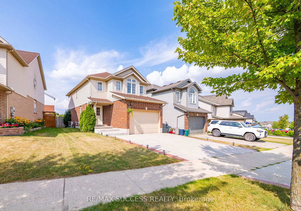 682-activa-avenue-kitchener-ontario-x12330509
