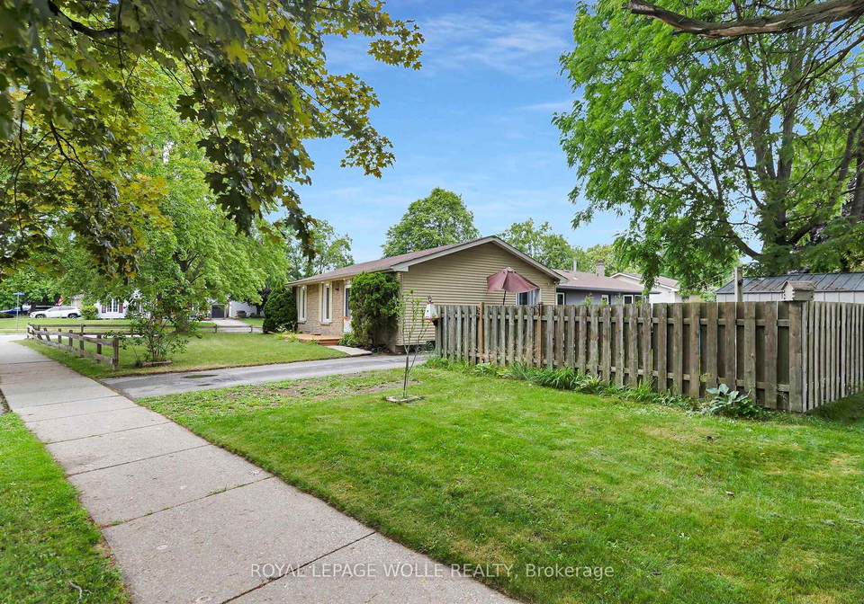 262-heritage-drive-kitchener-ontario-x12331185