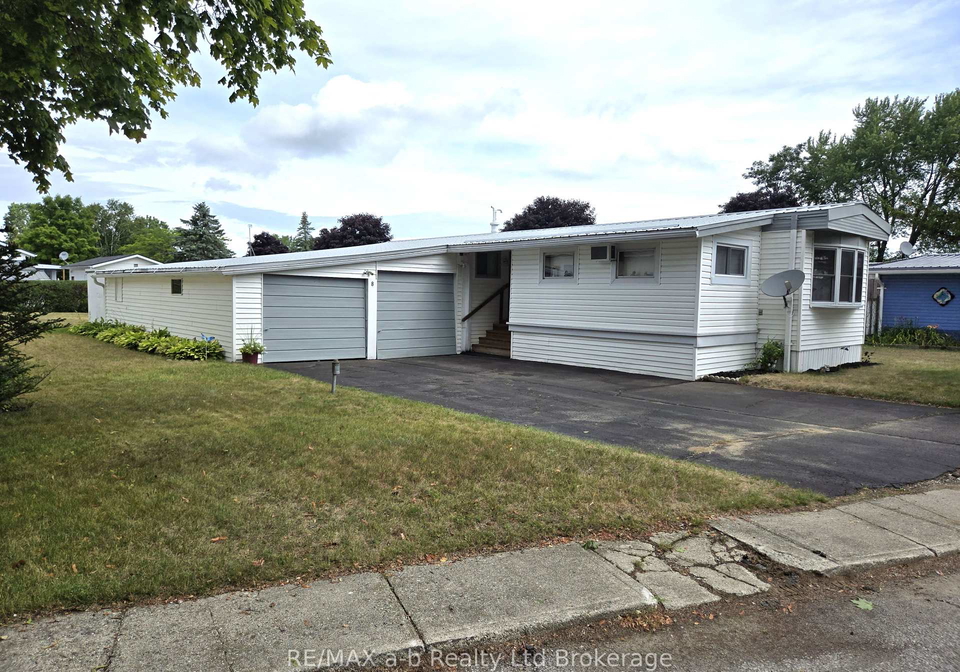8-third-street-norfolk-ontario-x12331445