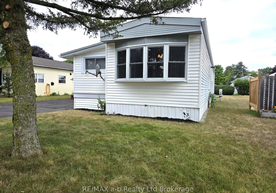 8-third-street-norfolk-ontario-x12331445