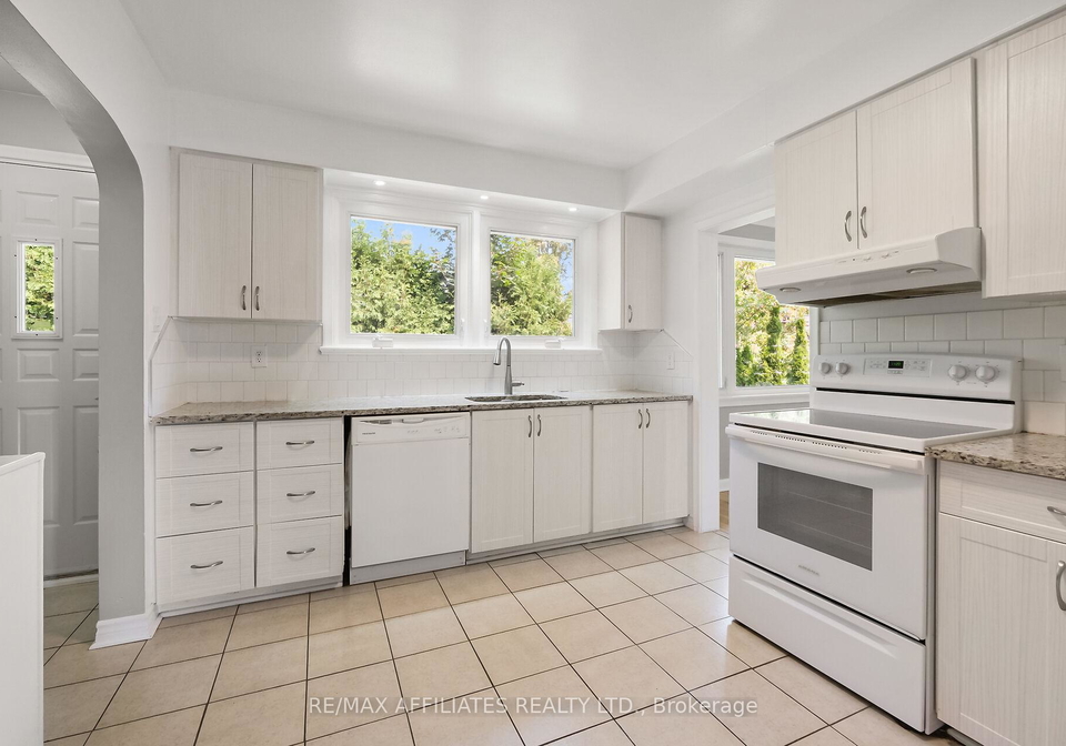 743-fairdale-avenue-ottawa-ontario-x12331909