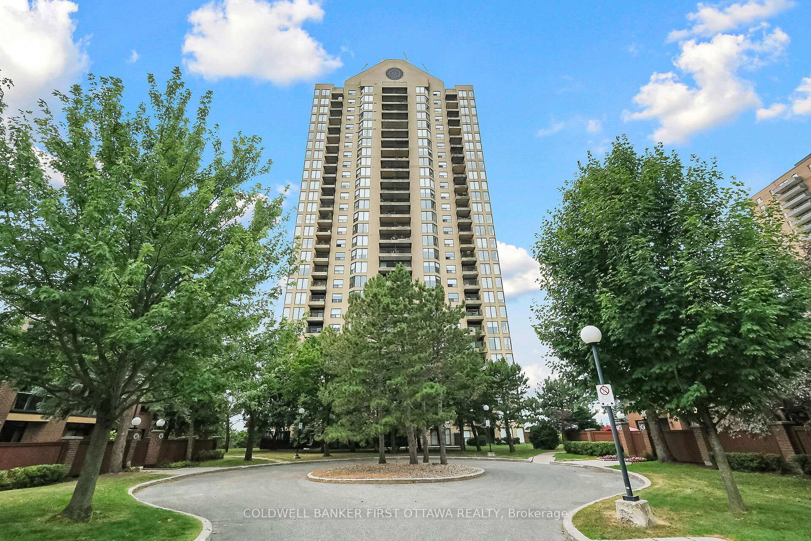 545-st-laurent-boulevard-ottawa-ontario-x12332383