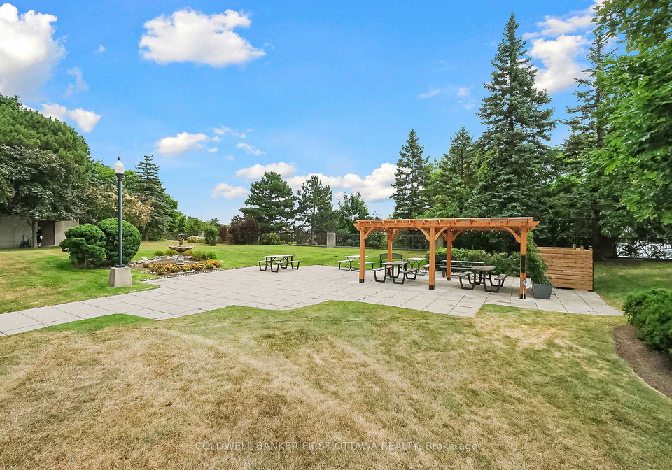545-st-laurent-boulevard-ottawa-ontario-x12332383