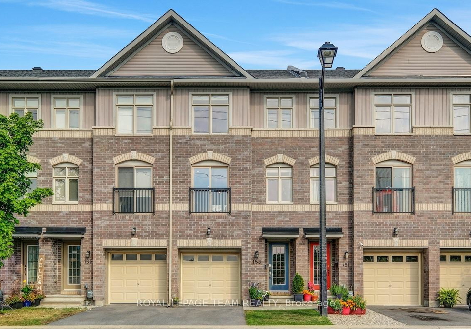 153-camden-private-ottawa-ontario-x12332578