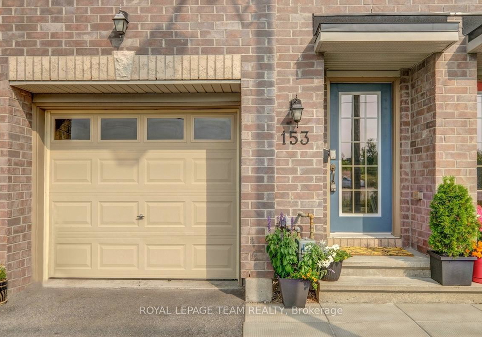 153-camden-private-ottawa-ontario-x12332578