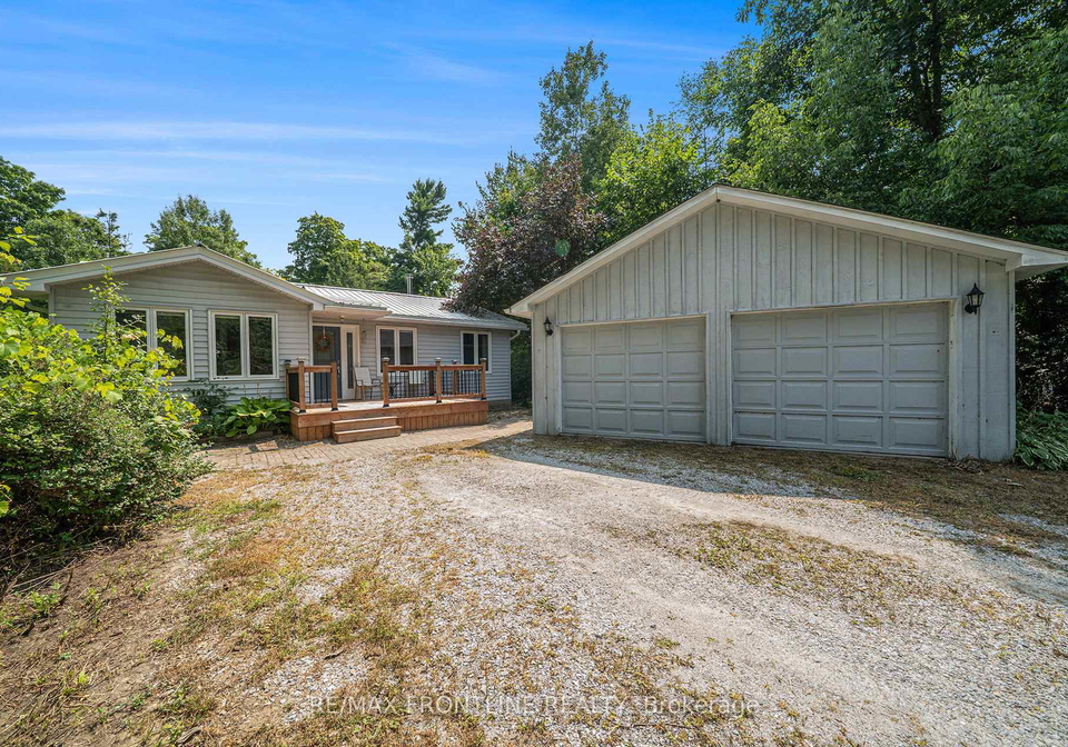 991-bathurst-concession-6-road-tay-valley-ontario-x12332609