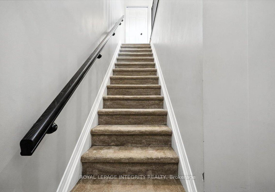 66-sternes-private-ottawa-ontario-x12332642