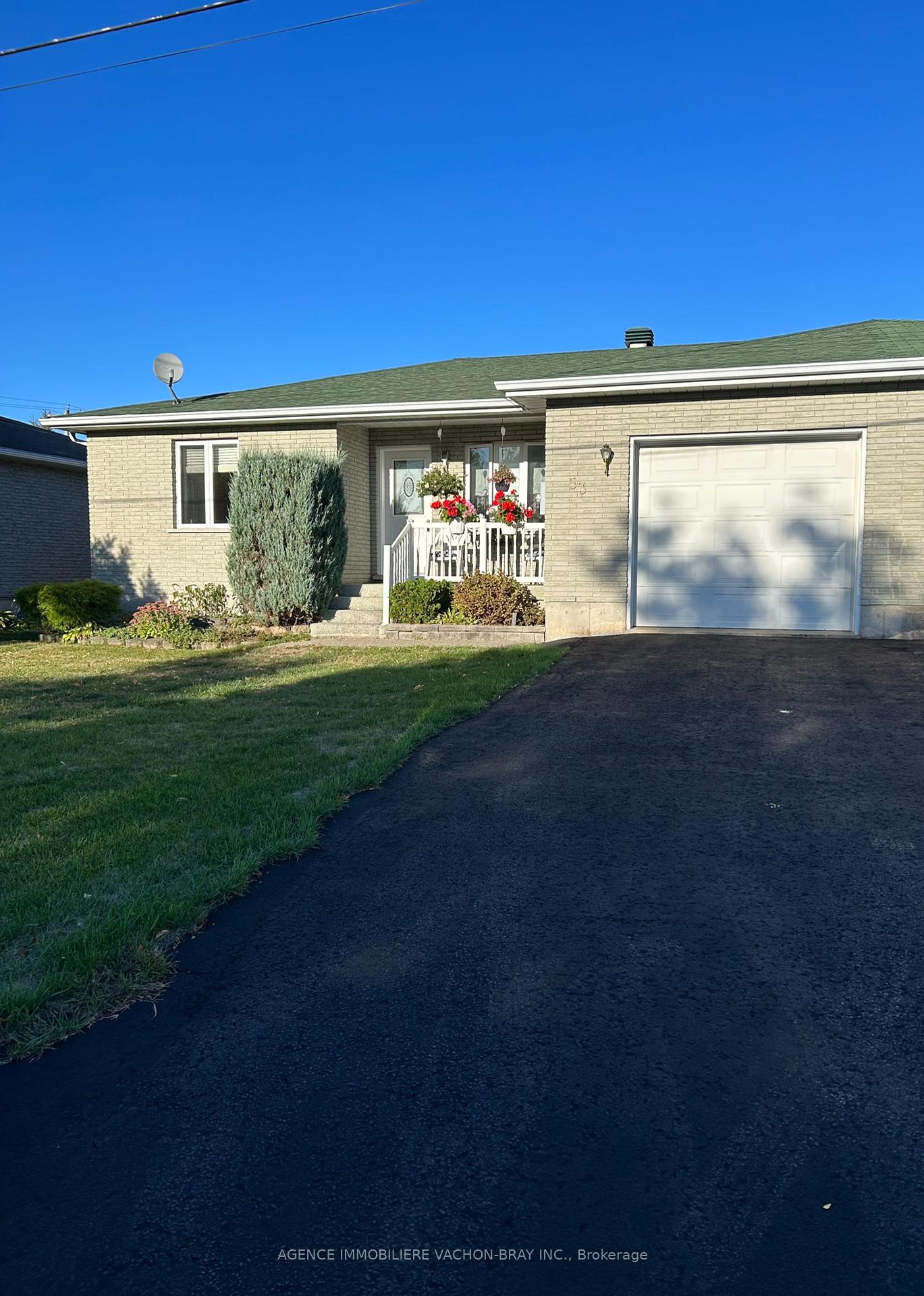 53-sandfield-avenue-n-north-glengarry-ontario-x12332915