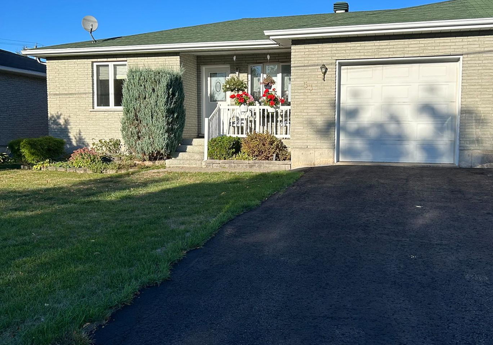 53-sandfield-avenue-n-north-glengarry-ontario-x12332915