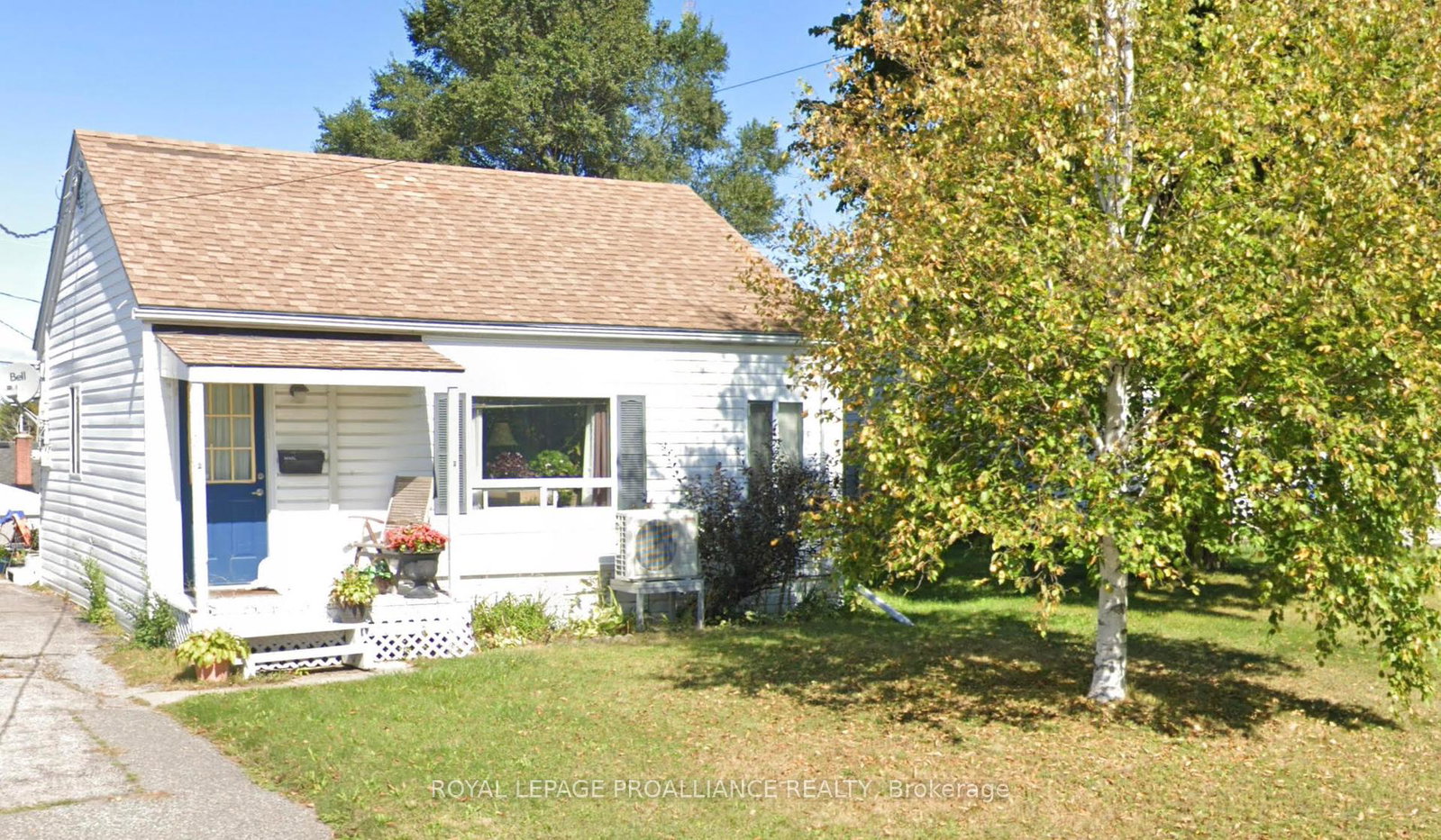 24-weeks-avenue-quinte-west-ontario-x12333073
