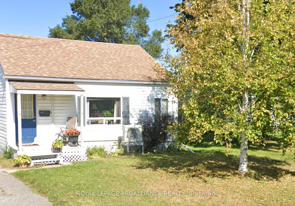 24-weeks-avenue-quinte-west-ontario-x12333073