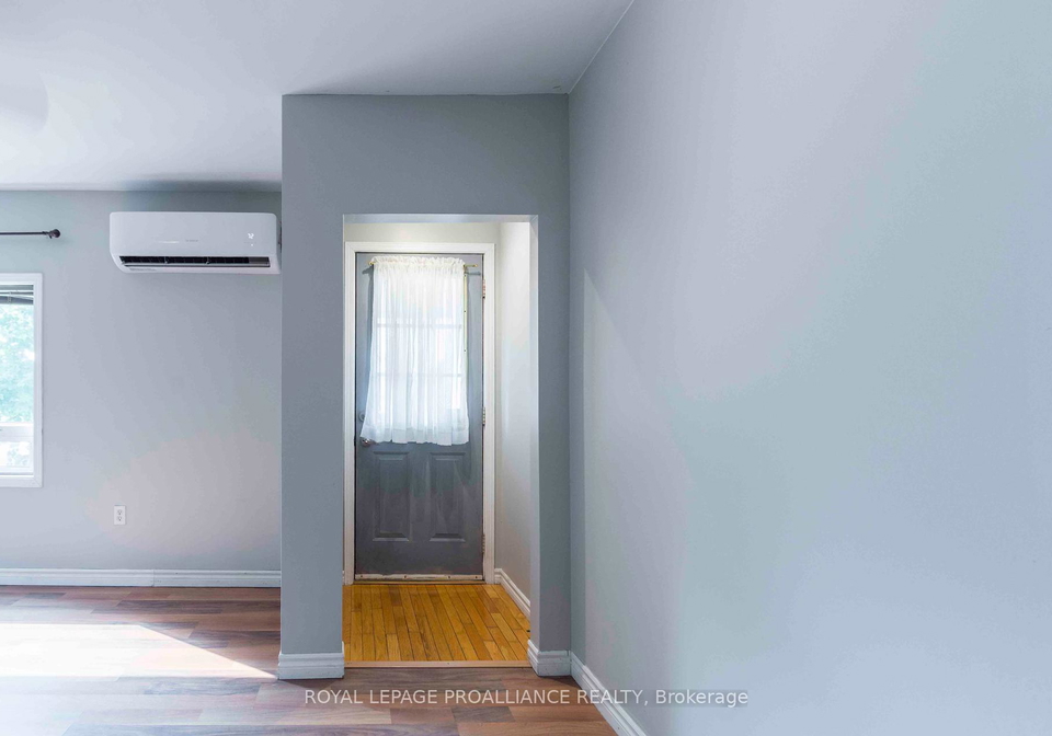 24-weeks-avenue-quinte-west-ontario-x12333073