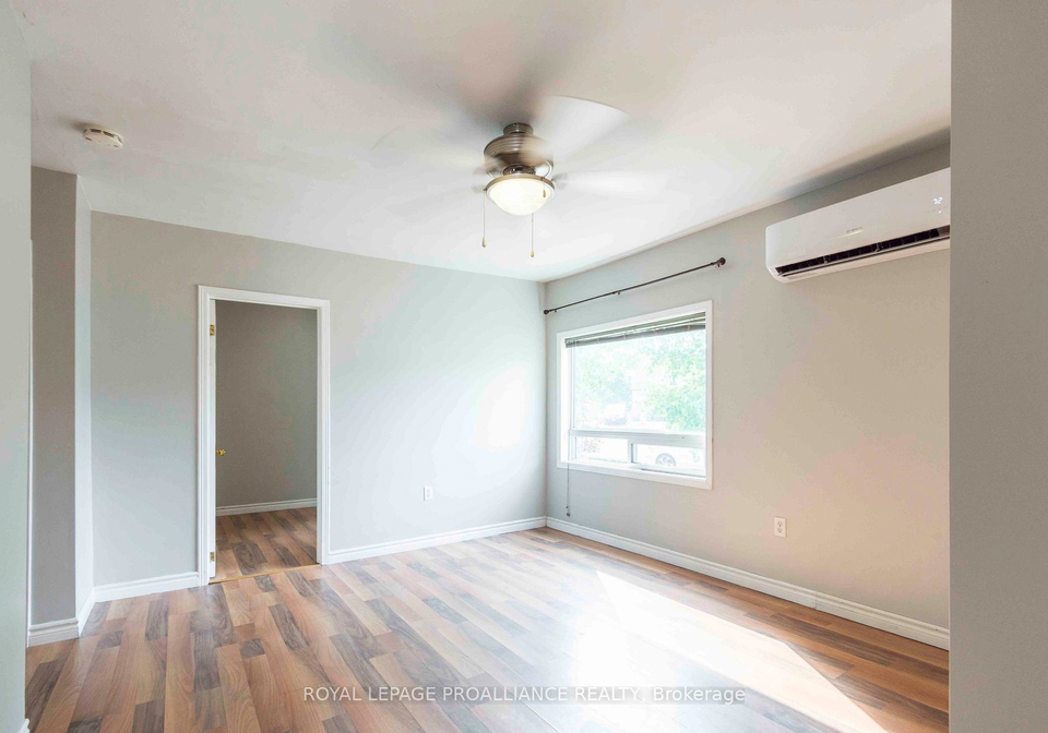 24-weeks-avenue-quinte-west-ontario-x12333073