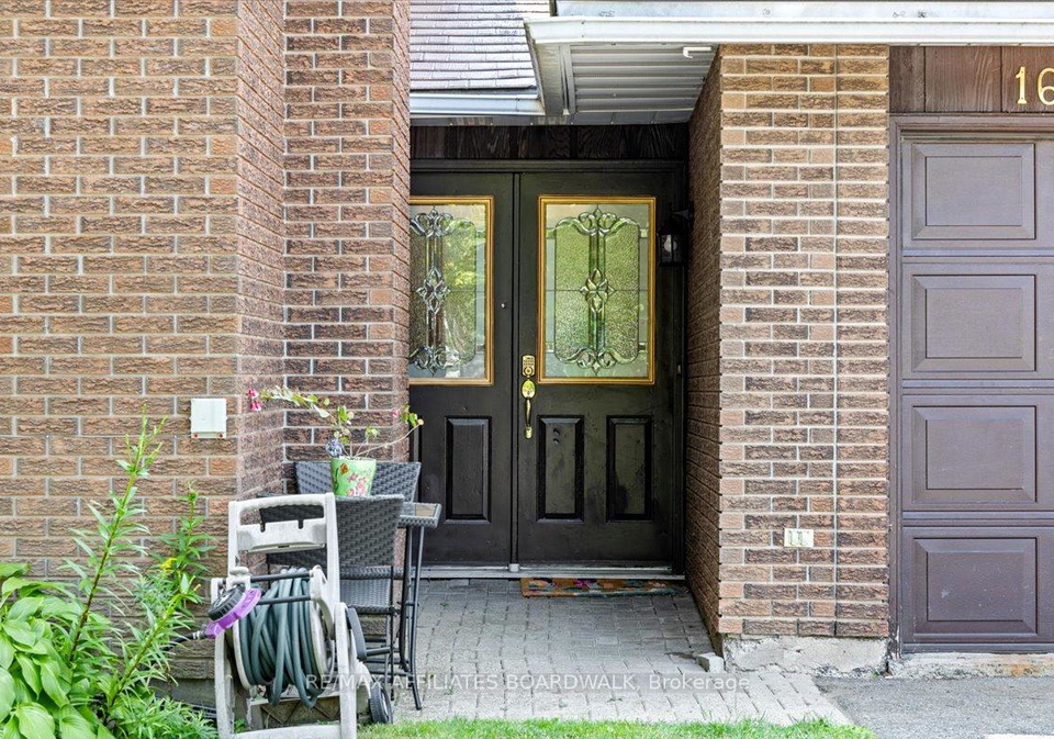16-coolbrook-crescent-ottawa-ontario-x12333215