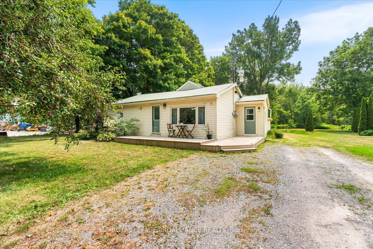 123-county-road-34-prince-edward-county-ontario-x12333222
