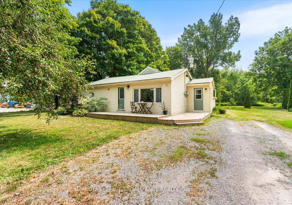 123-county-road-34-prince-edward-county-ontario-x12333222