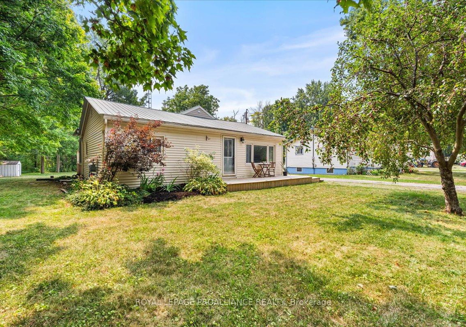 123-county-road-34-prince-edward-county-ontario-x12333222