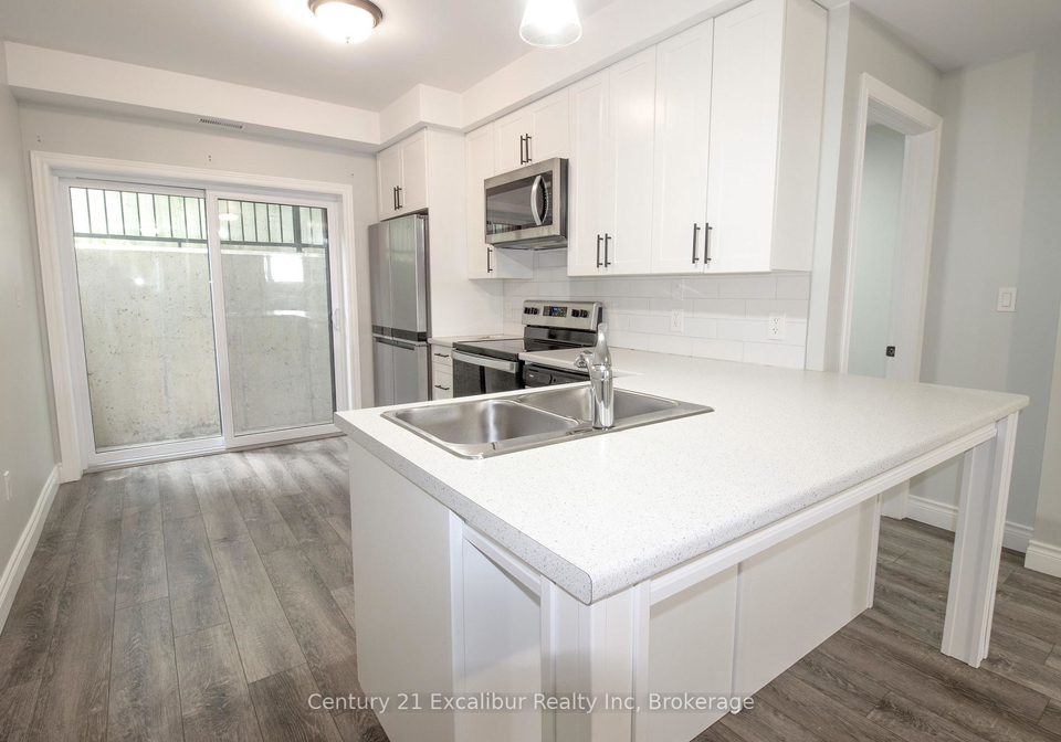 360-queen-street-e-centre-wellington-ontario-x12333242