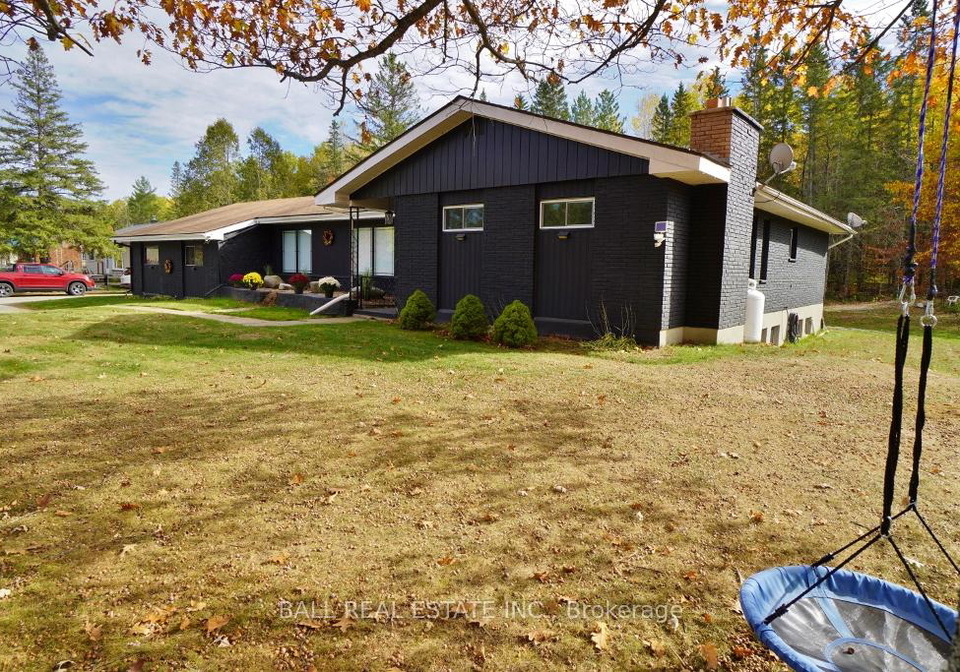 20-musclow-greenview-road-hastings-highlands-ontario-x12333531