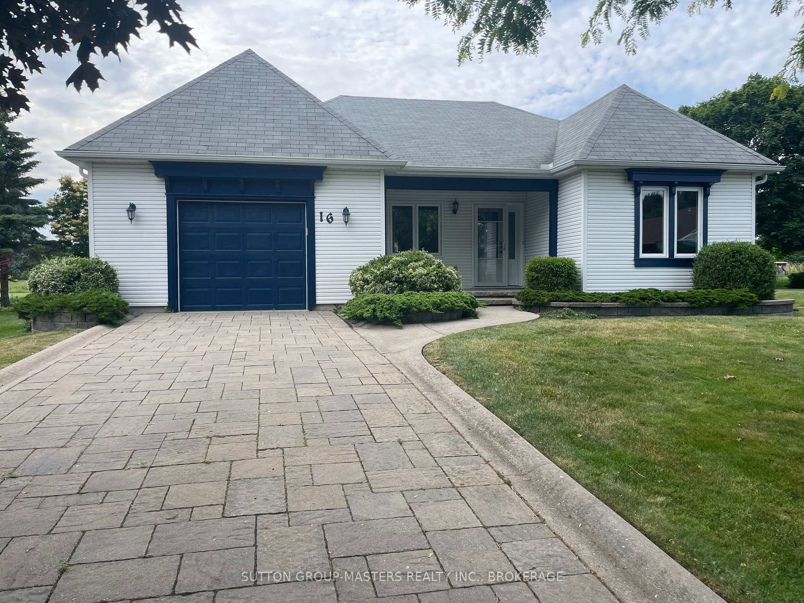 16-kings-court-loyalist-ontario-x12333616
