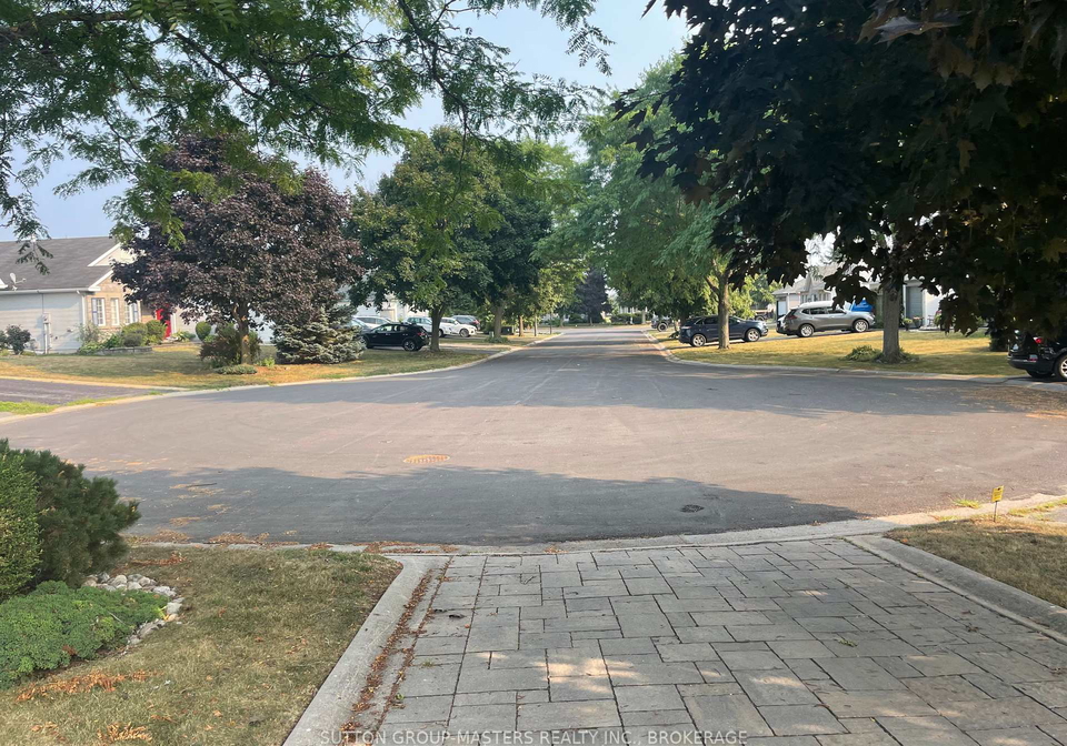 16-kings-court-loyalist-ontario-x12333616