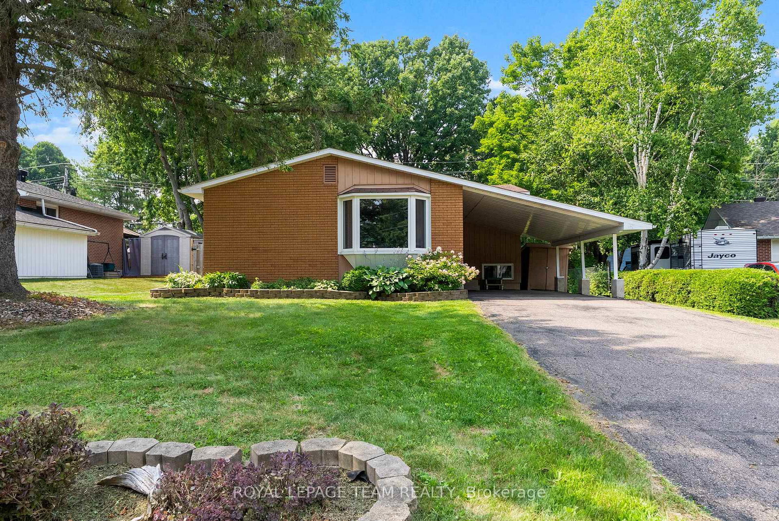132-pine-avenue-renfrew-ontario-x12333648