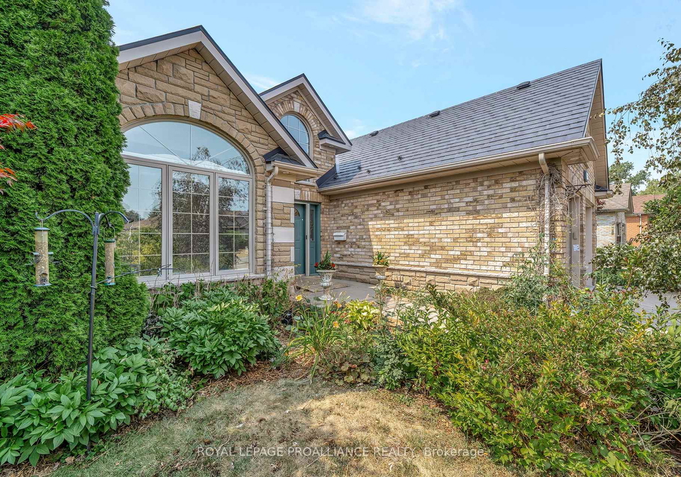 82-heartwood-drive-belleville-ontario-x12333816