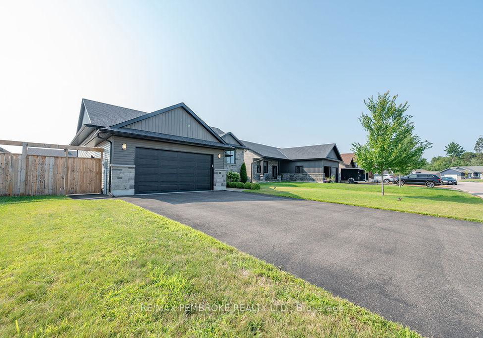 13-drew-street-petawawa-ontario-x12333863