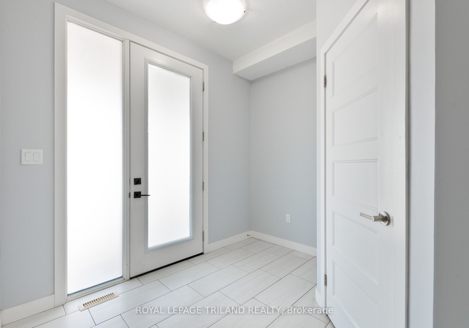 sarnia-road-london-north-ontario-x12334038