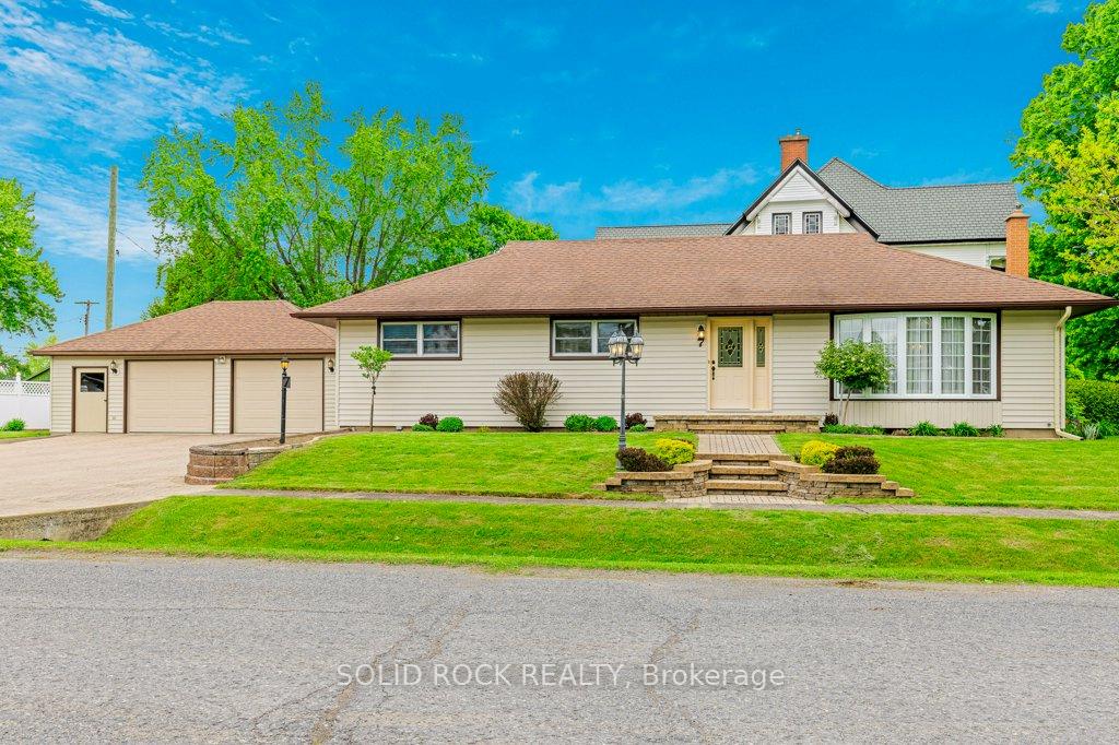 7-brouse-drive-south-dundas-ontario-x12334133