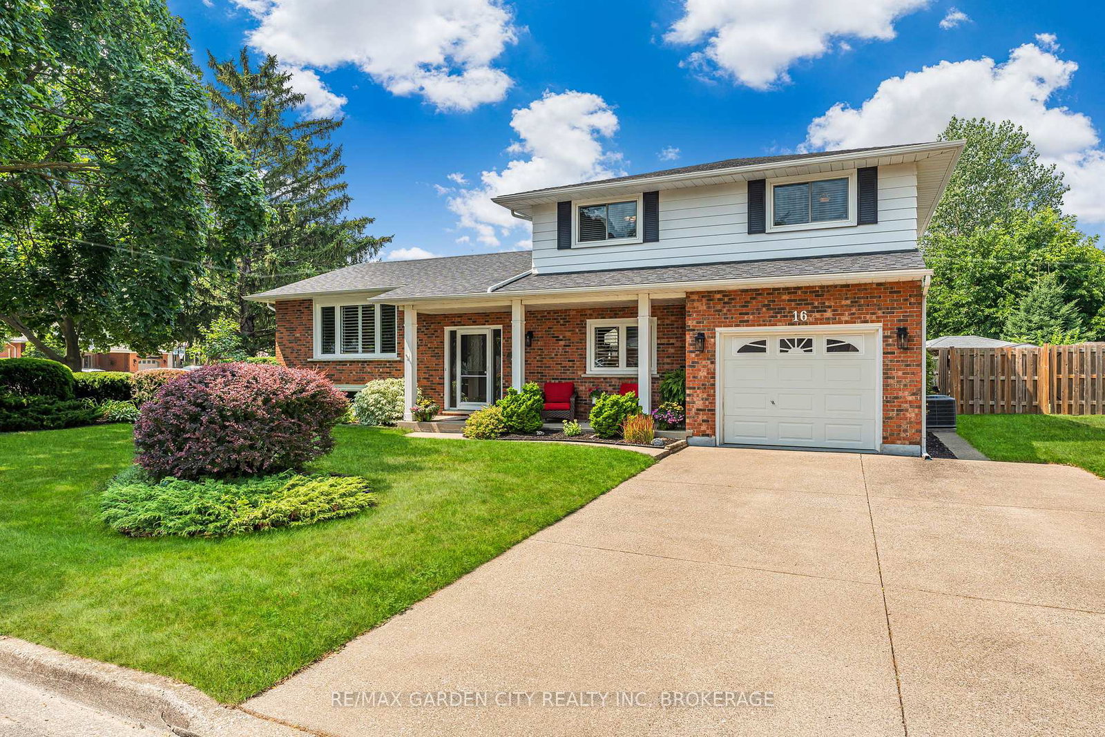 16-meadowbrook-crescent-st-catharines-ontario-x12334436