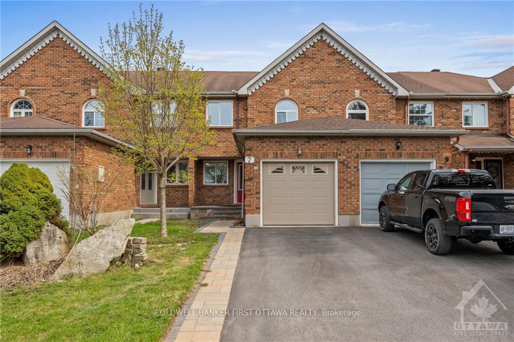 7-robarts-crescent-kanata-ontario-x12334640