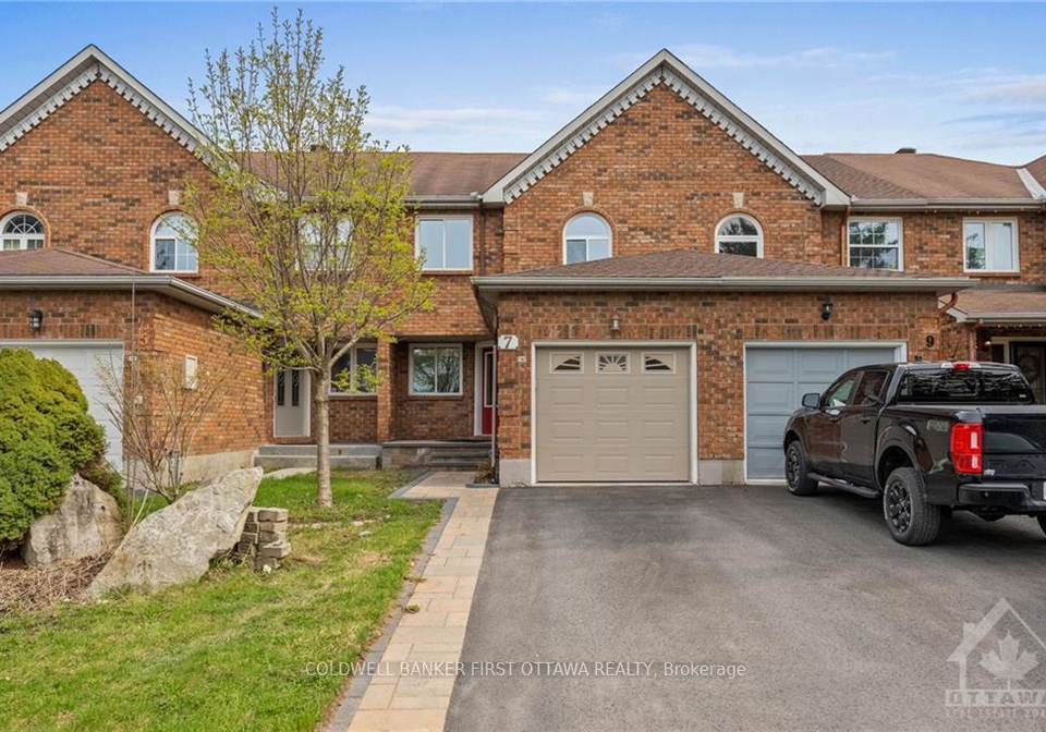 7-robarts-crescent-kanata-ontario-x12334640