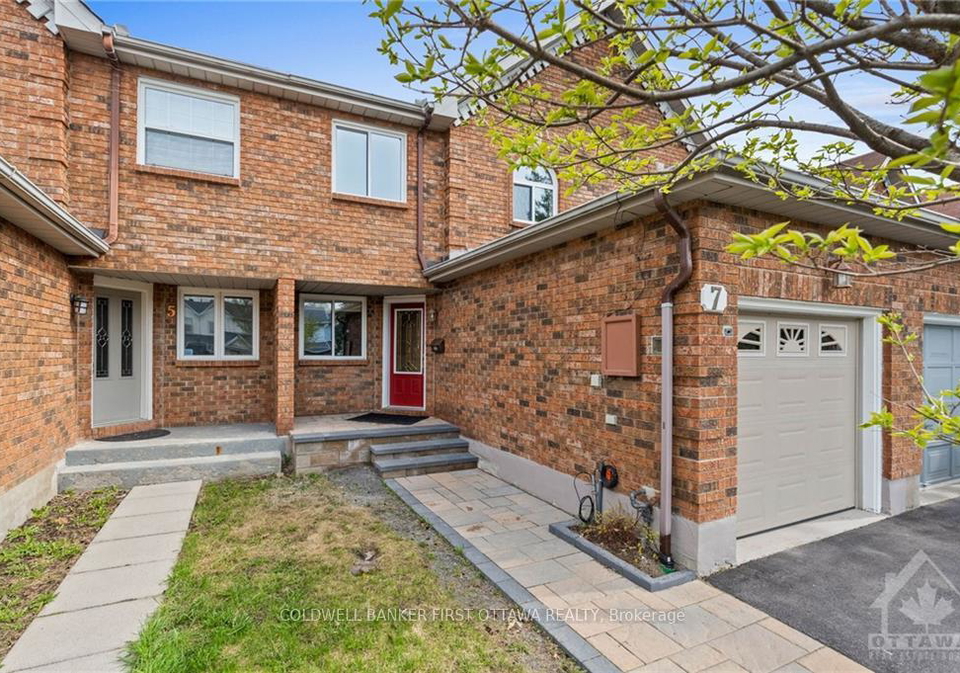 7-robarts-crescent-kanata-ontario-x12334640
