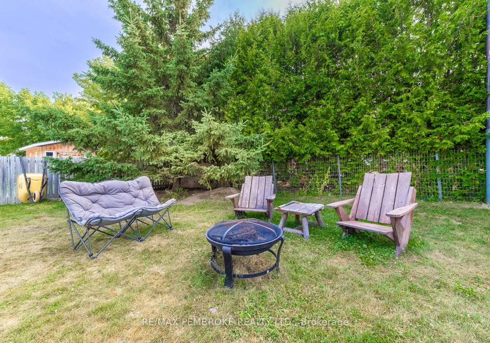 136-springfield-crescent-pembroke-ontario-x12335187