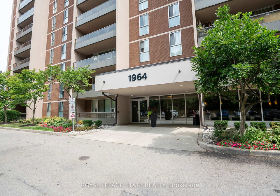 1964-main-street-w-hamilton-ontario-x12335433