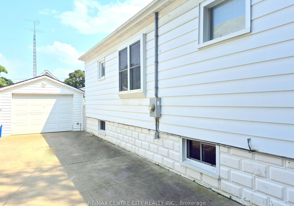 278-shepherd-street-sarnia-ontario-x12335503