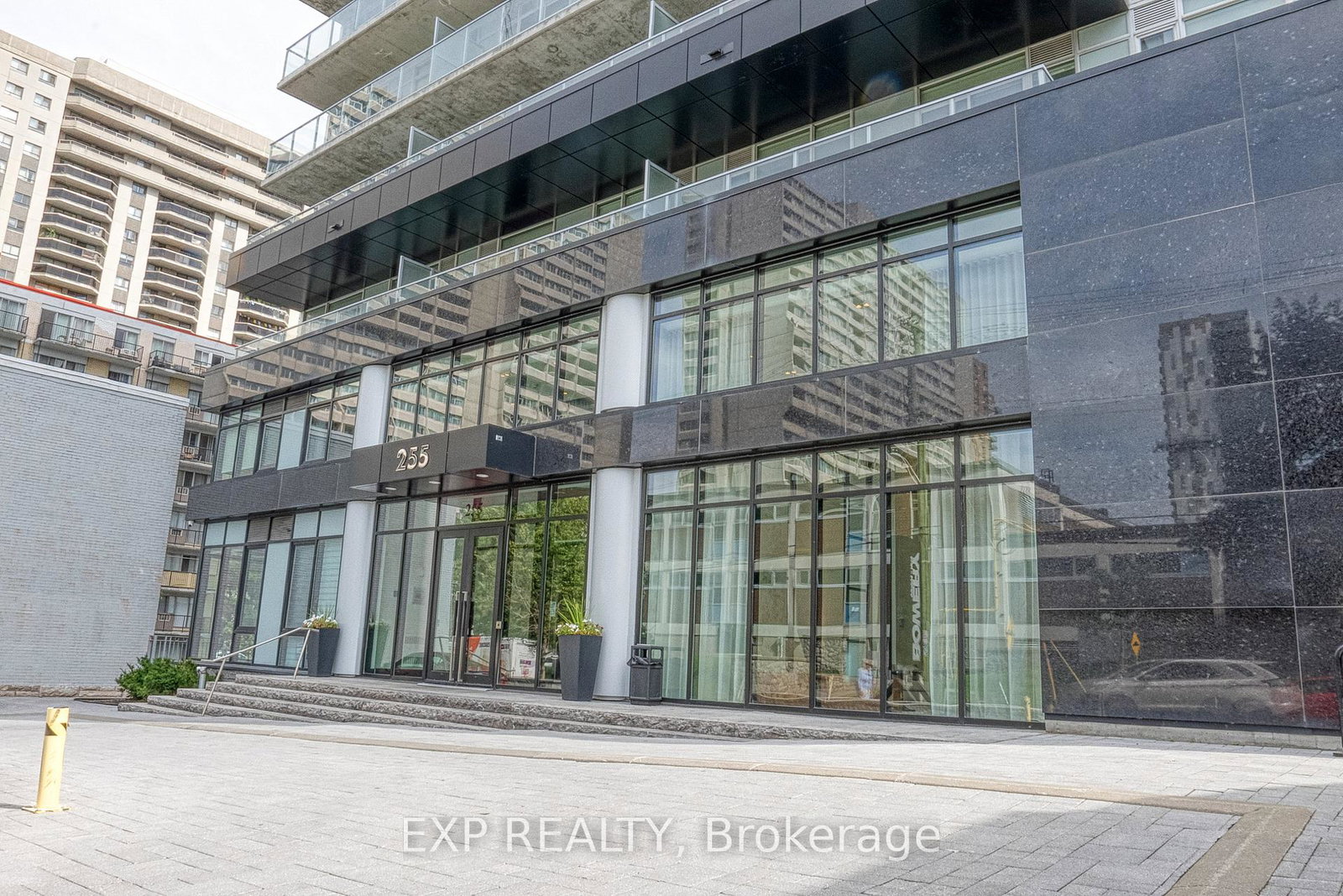 255-bay-street-ottawa-ontario-x12335572