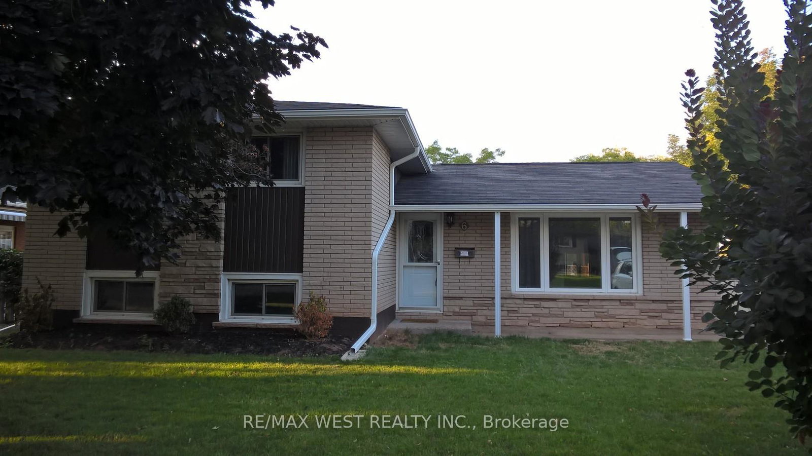 6-forest-road-grimsby-ontario-x12335841