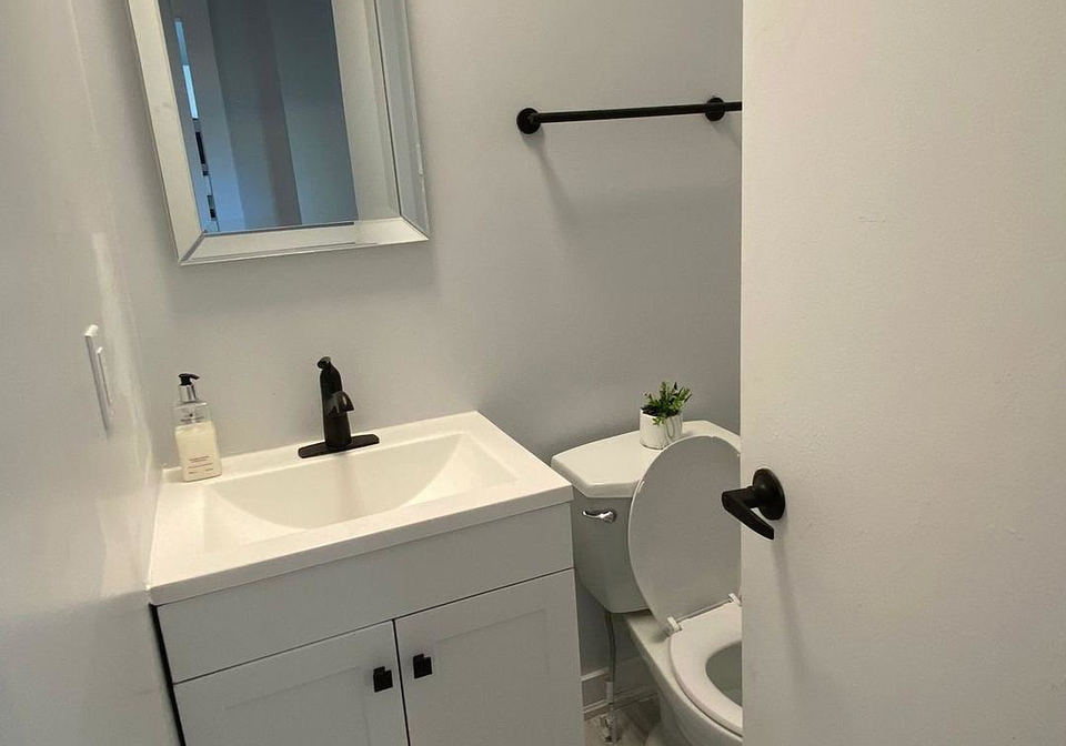 82-barrow-crescent-kanata-ontario-x12337315