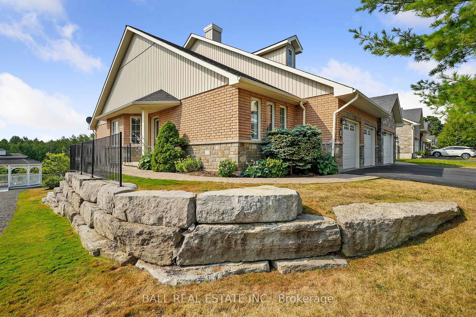 89-village-crescent-s-peterborough-west-ontario-x12337338