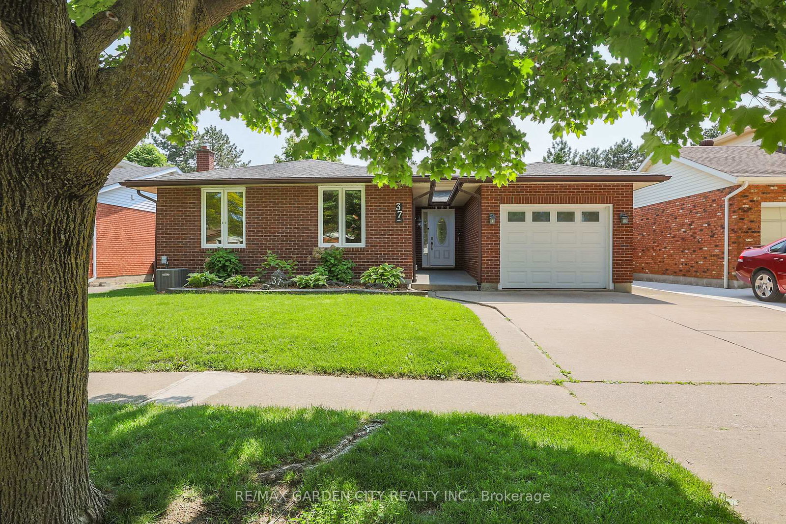 37-the-meadows-street-st-catharines-ontario-x12337362