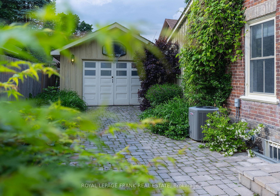 454-weller-street-peterborough-central-ontario-x12337739