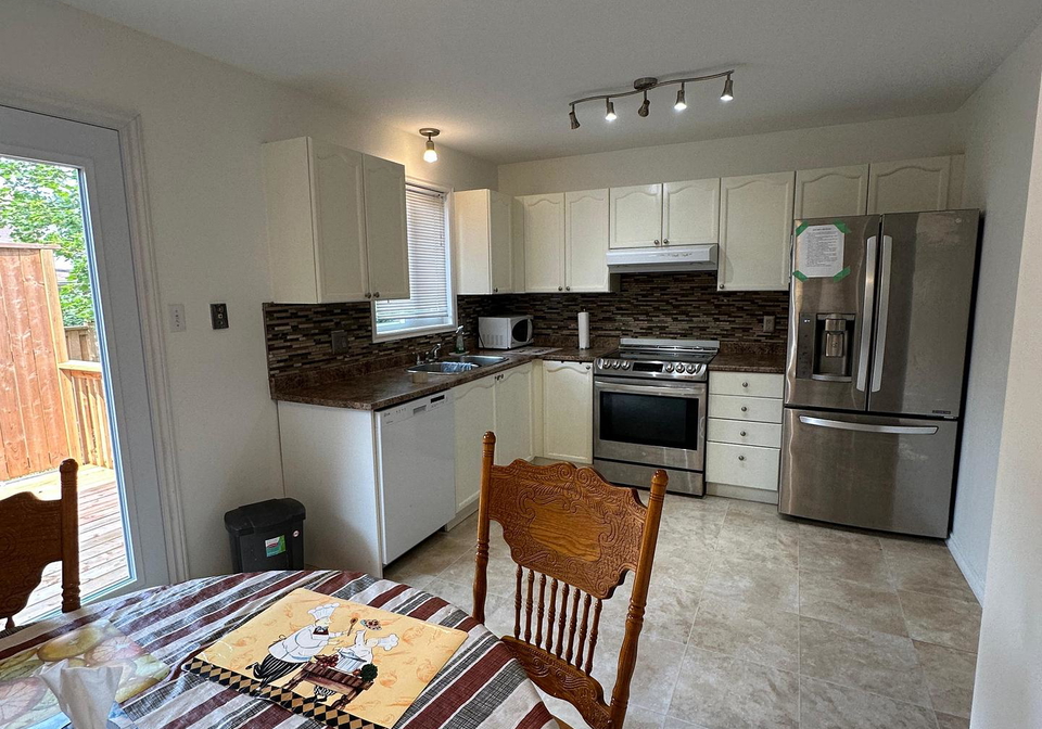 70-chapman-court-london-north-ontario-x12338420