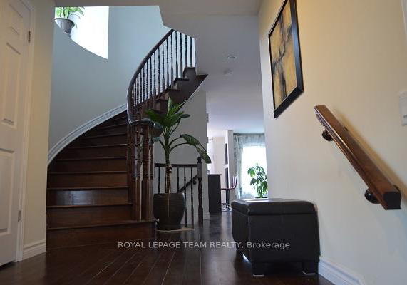 300-balinroan-crescent-ottawa-ontario-x12338544
