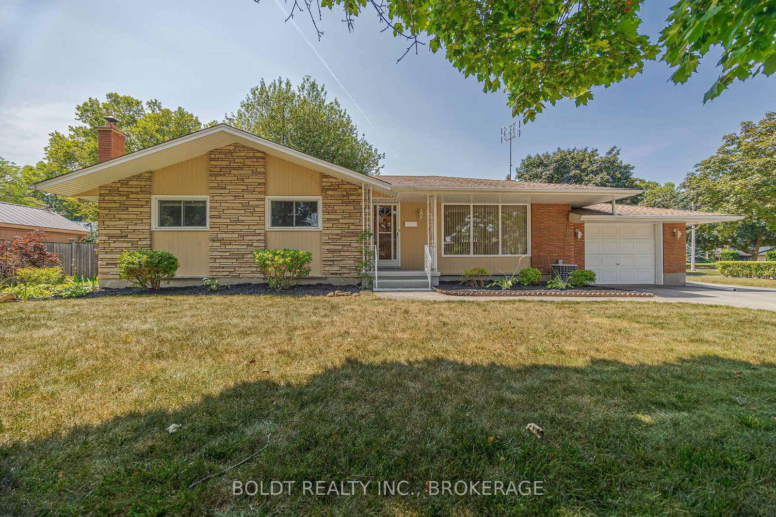 25-lockview-crescent-st-catharines-ontario-x12338630