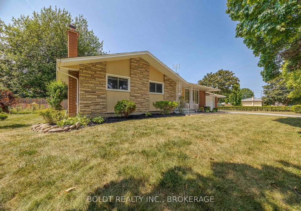 25-lockview-crescent-st-catharines-ontario-x12338630