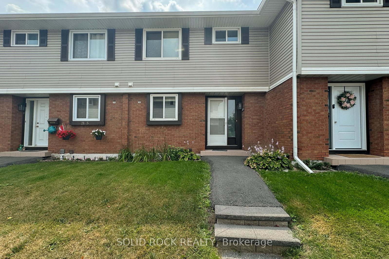 5-hadley-circle-ottawa-ontario-x12339481