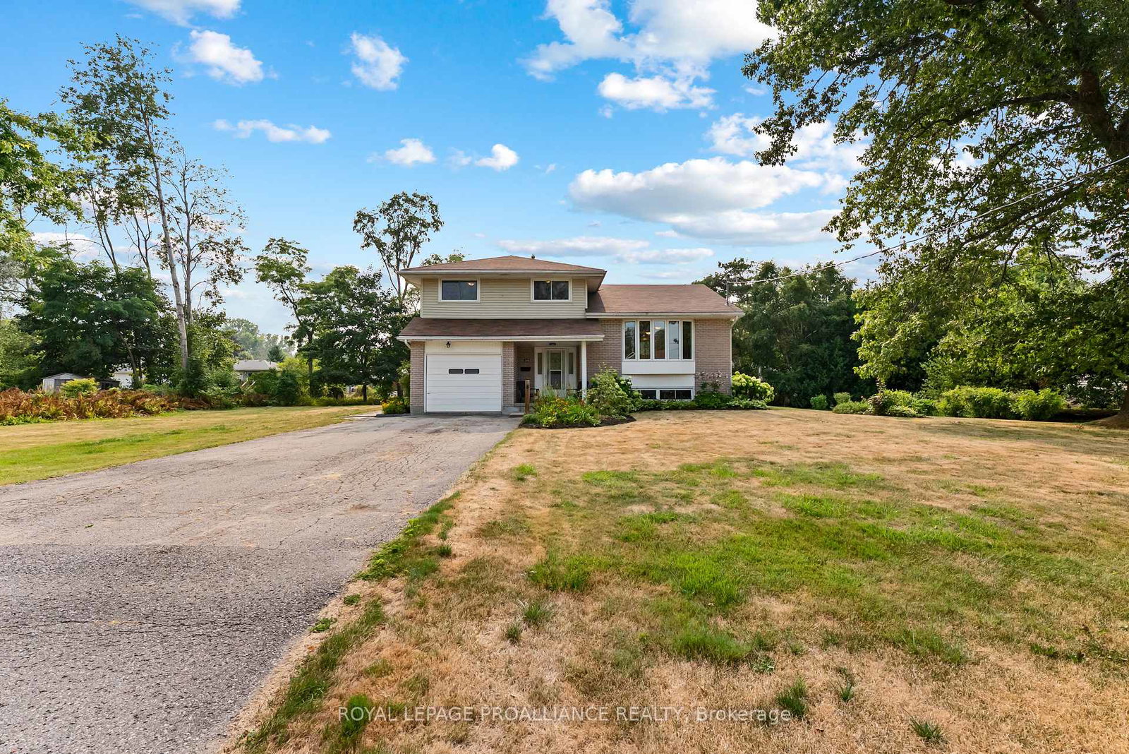 243-colonial-road-quinte-west-ontario-x12339597