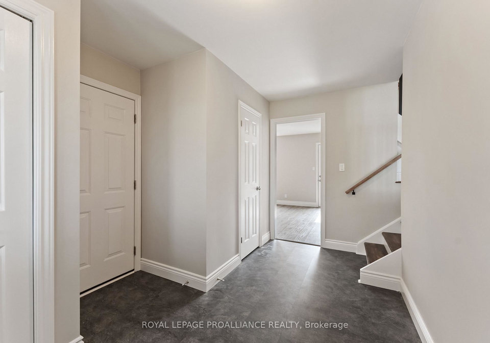 243-colonial-road-quinte-west-ontario-x12339597
